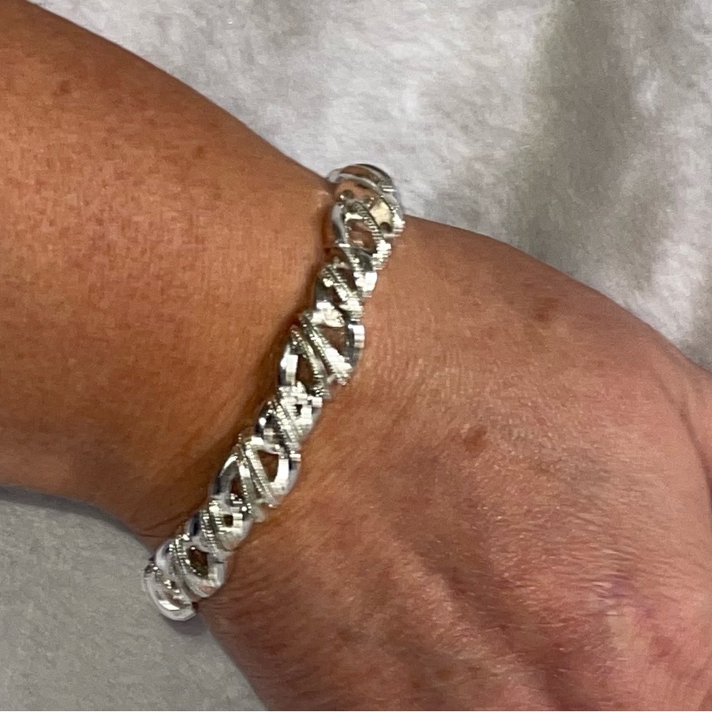 Silver Twist Link Bracelet Stretchy- Women Jewelry